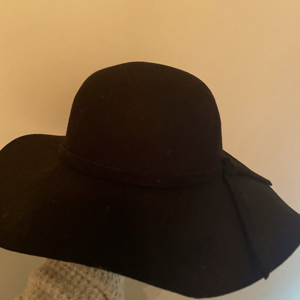 Boutique 100% Wool black floppy brim hat